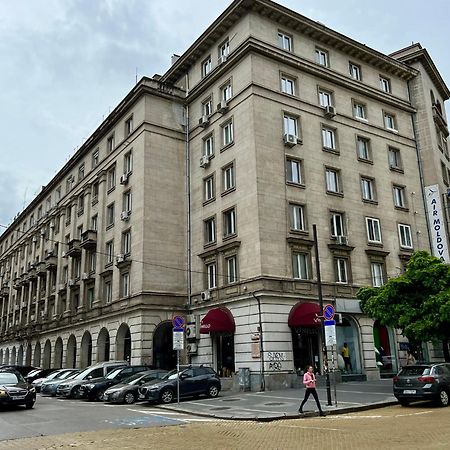Location ! Location ! Location ! City Garden View Apartment Sofia Esterno foto