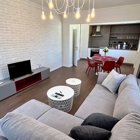 Location ! Location ! Location ! City Garden View Apartment Sofia Esterno foto