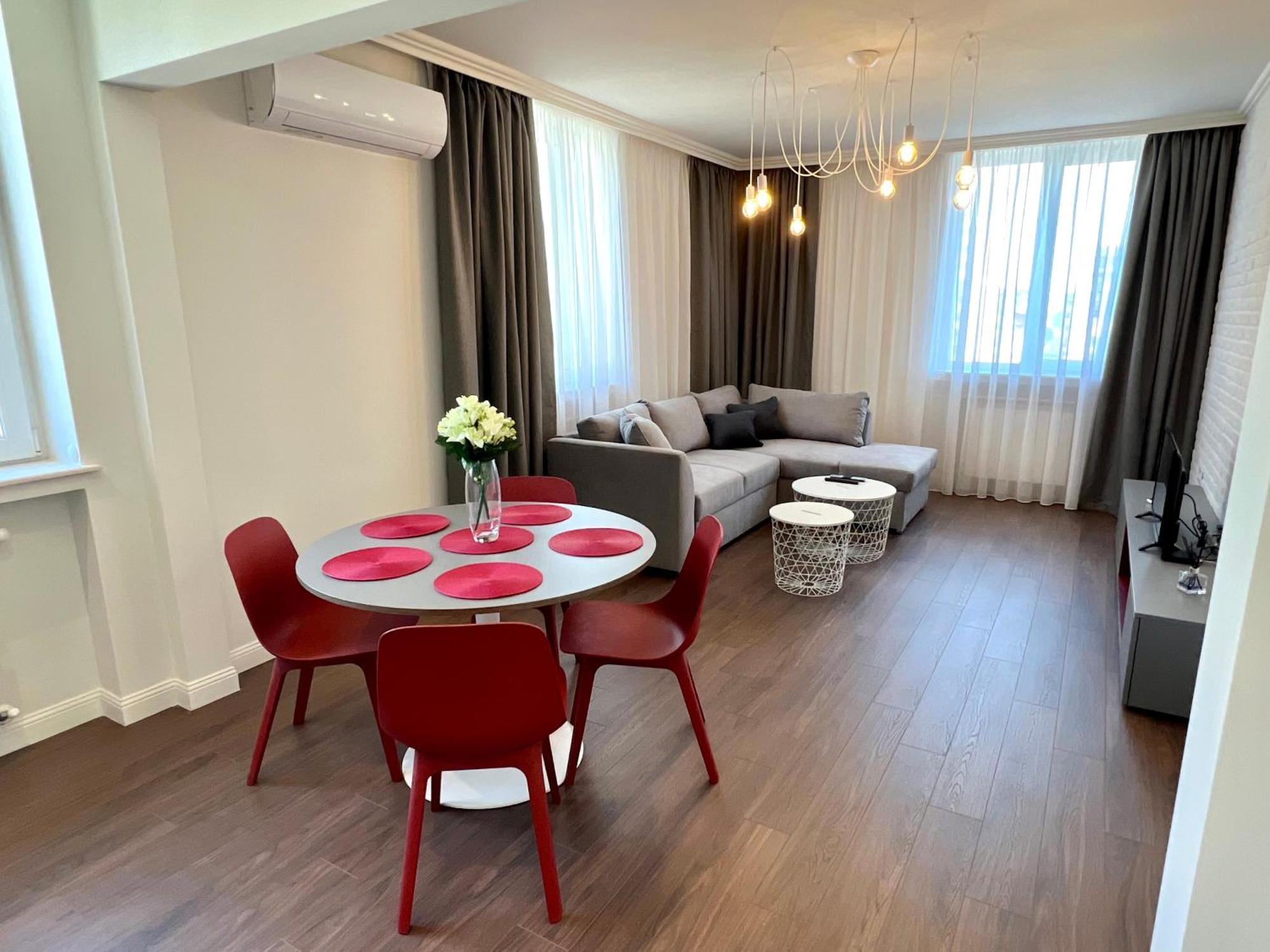 Location ! Location ! Location ! City Garden View Apartment Sofia Esterno foto
